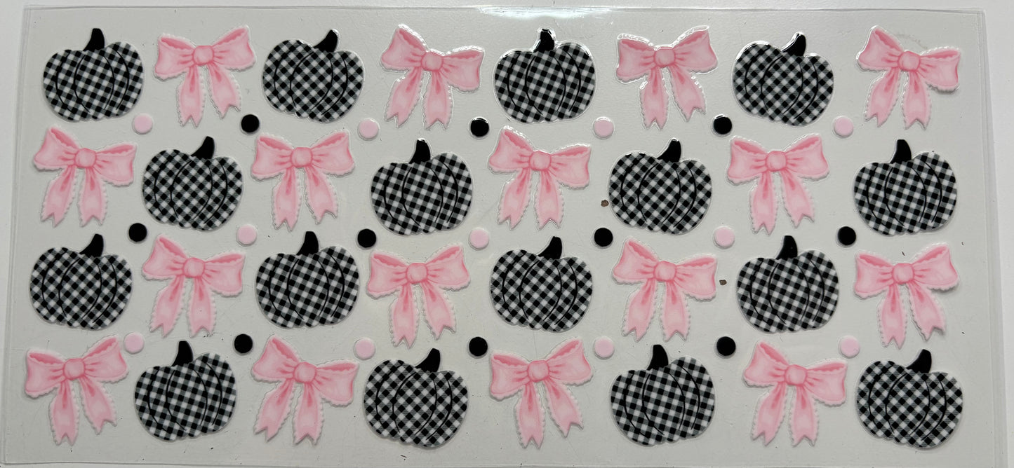 Checkered Pumpkins and Bows